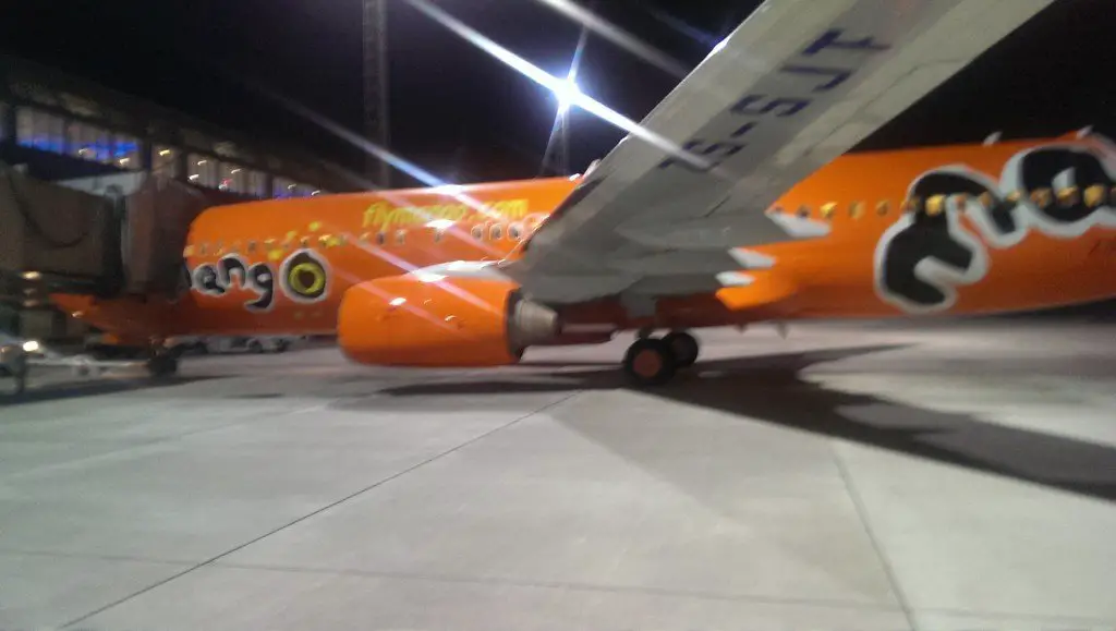 mango airlines airplane