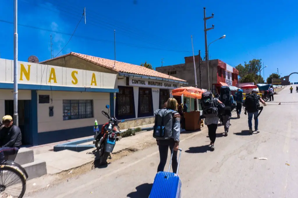 peru bolivia border crossing