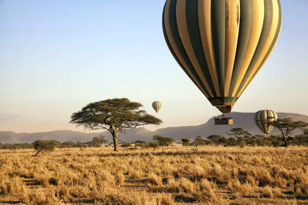 serengeti hot air balloon ride