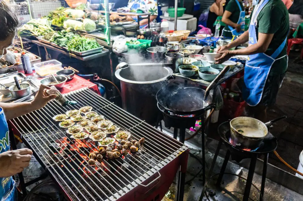 Yaowarat Street market bangkok Fikeaw