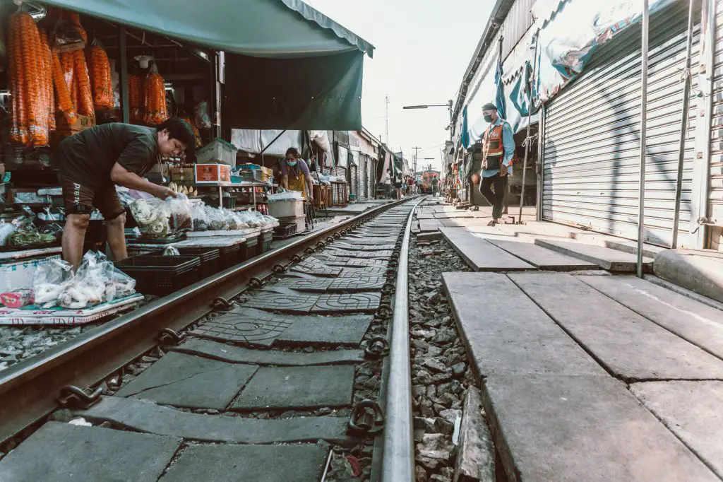 Maeklong Train market
