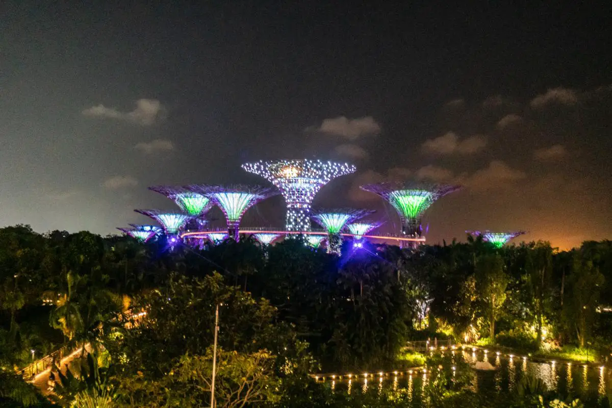 Marina Bay overpass viewpoint gardens by the bay singapore