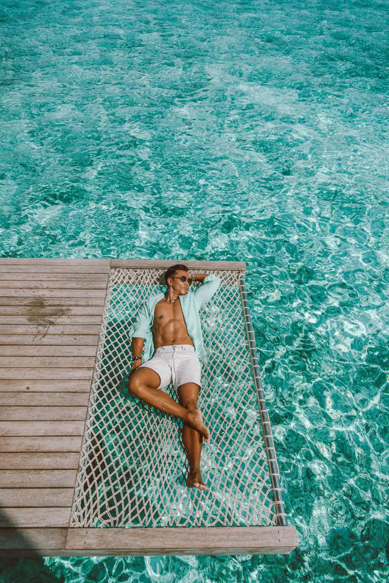 Ritz Carlton Maldives Fari Island net bed